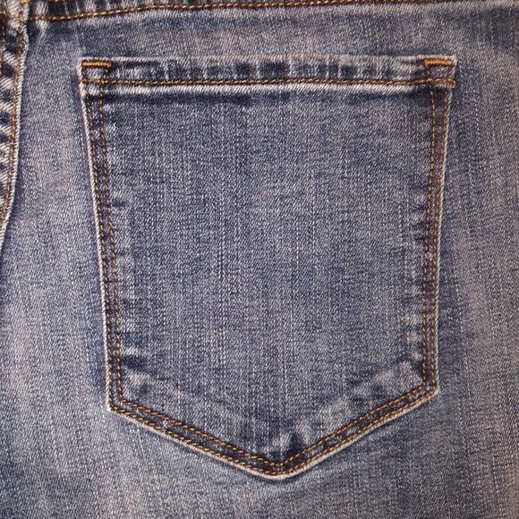 BR 27 Premium Denim Girlfriend Stretch Sie Frayed Hem Distressed Shorts - Picture 11 of 16